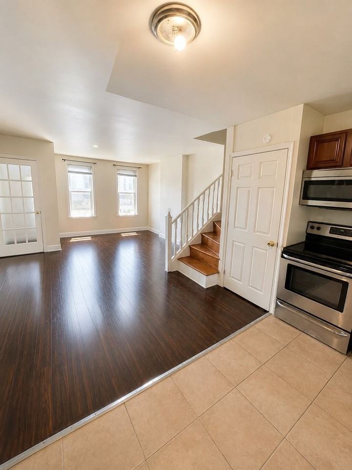 4523 Saint Davids St - Photo 3 of 23
