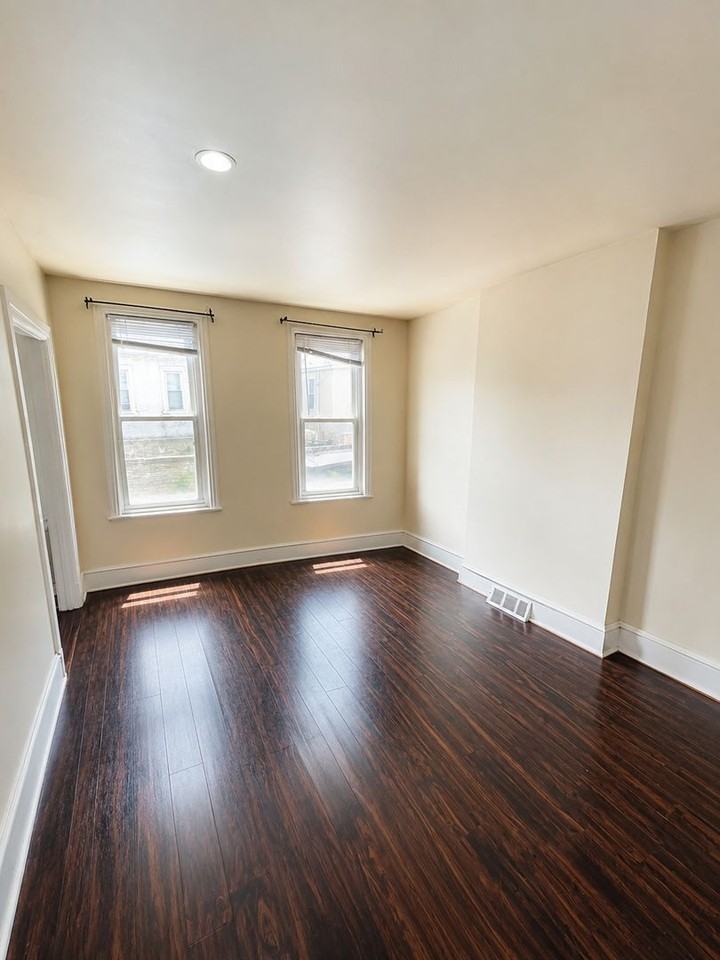 4523 Saint Davids St - Photo 4 of 23