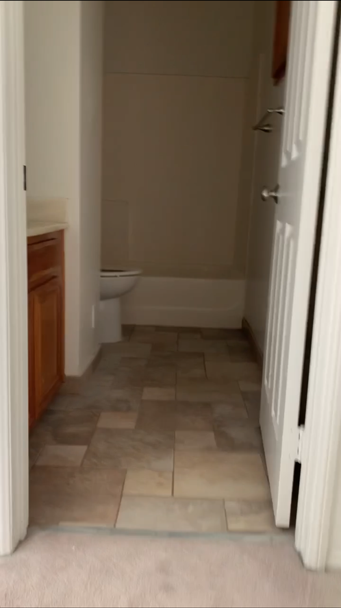 825 Warwick Ave - Photo 7 of 7