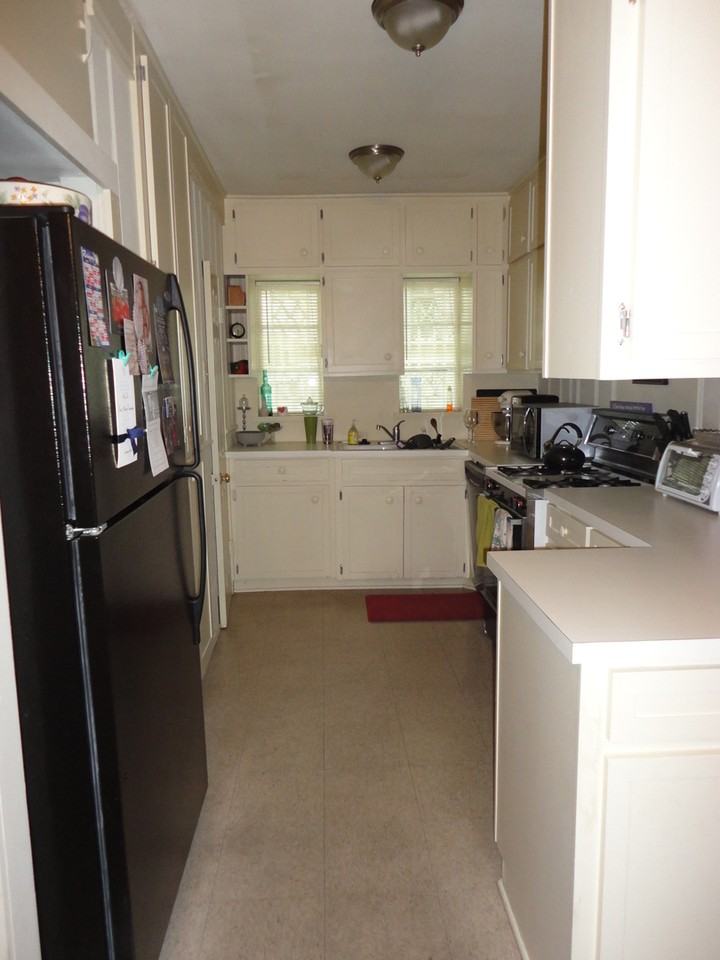 712 Haskell St - Photo 3 of 10