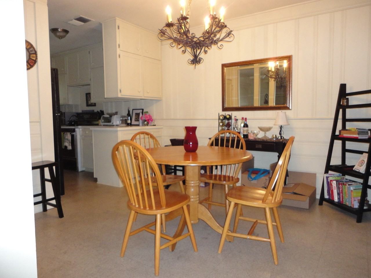 712 Haskell St - Photo 4 of 10