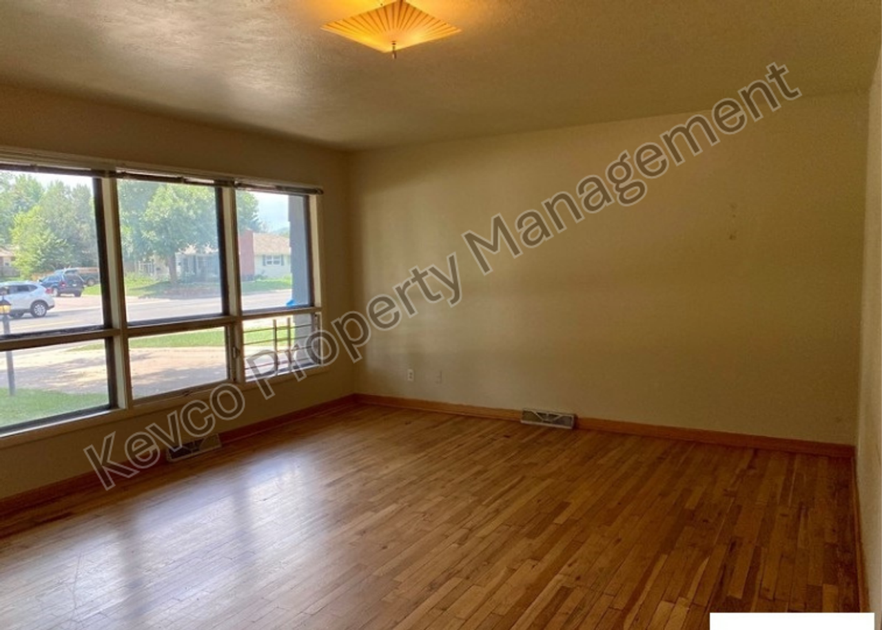 1924 W Elizabeth St - Photo 2 of 21