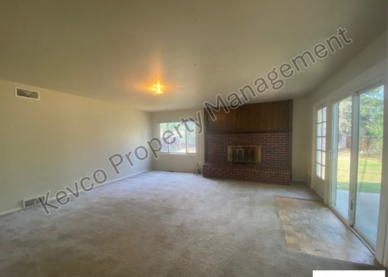 1924 W Elizabeth St - Photo 7 of 21