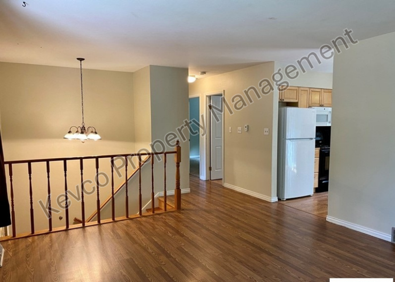 308 Briarwood Rd - Photo 3 of 23