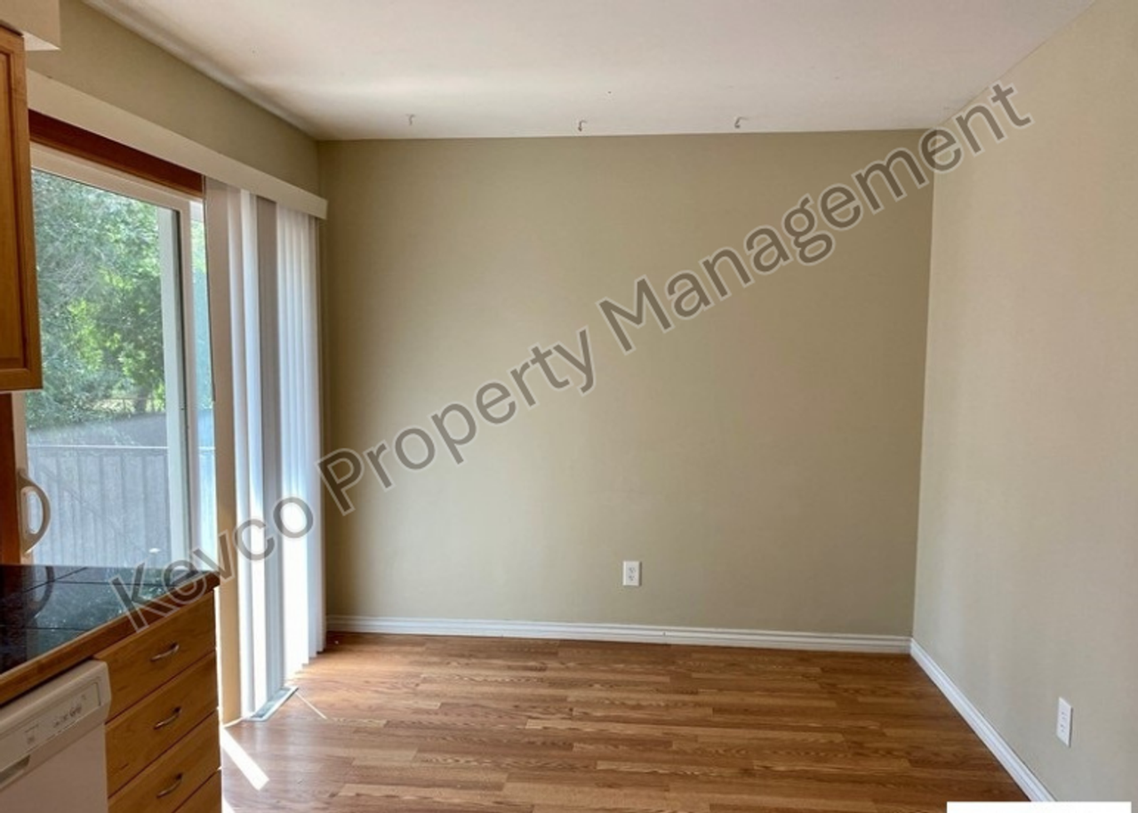 308 Briarwood Rd - Photo 5 of 23