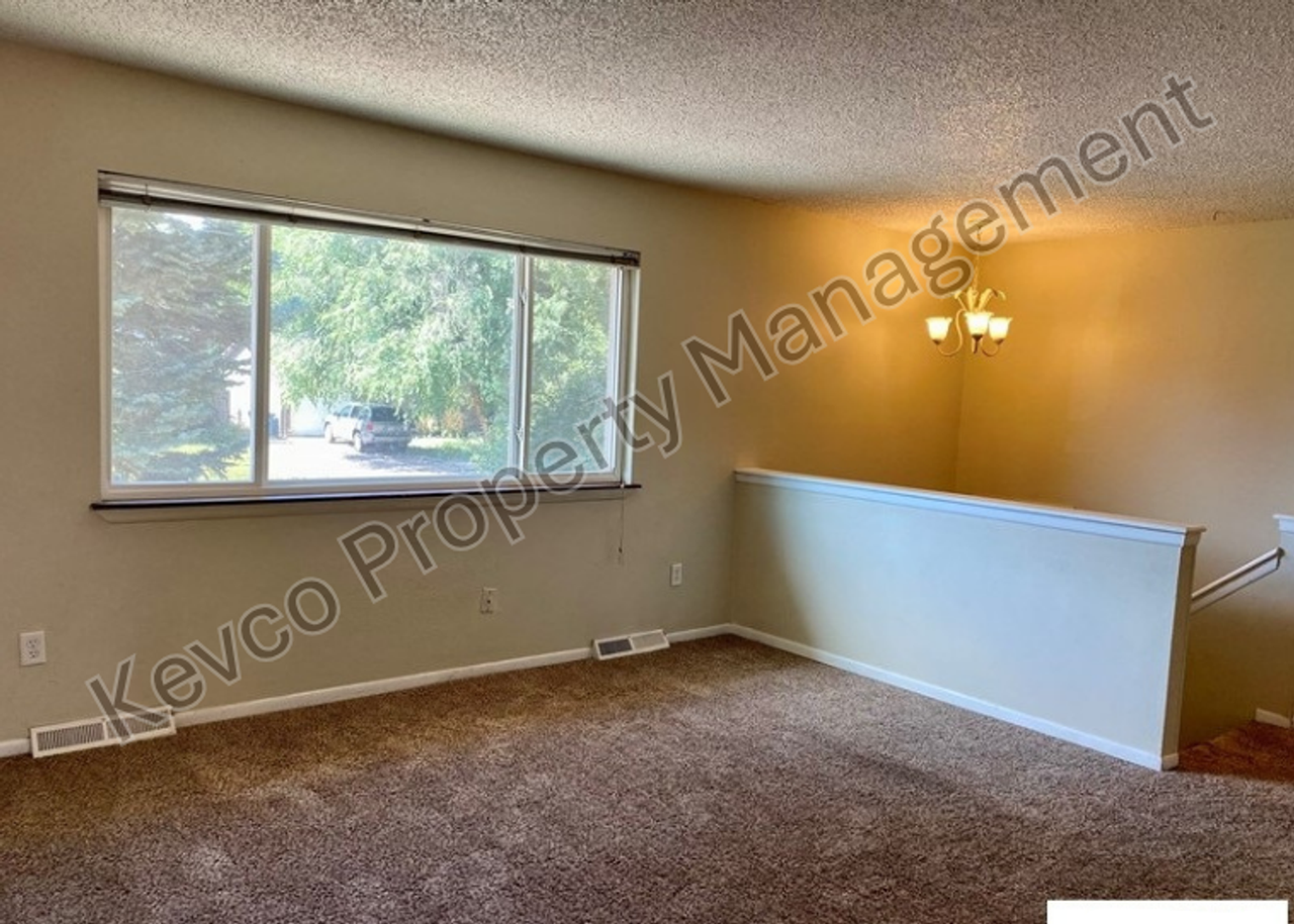 2506 Timber Ct - Photo 2 of 21