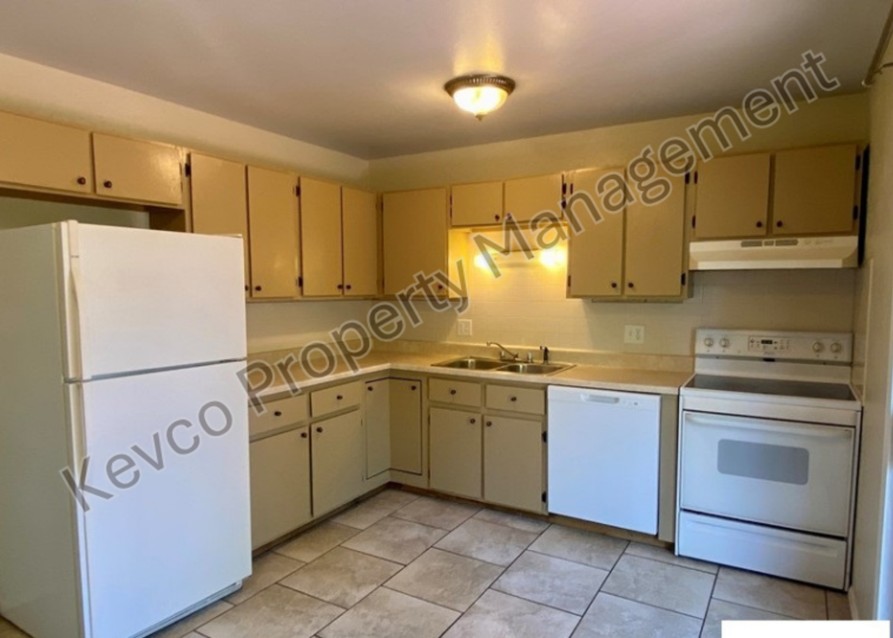2506 Timber Ct - Photo 4 of 21