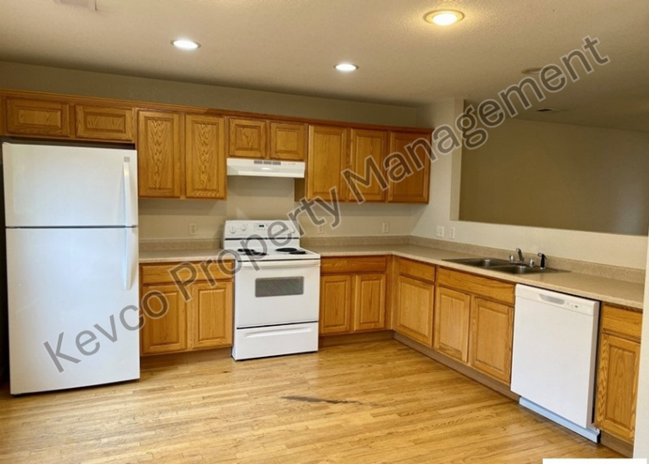 3433 Bale Dr - Photo 4 of 21