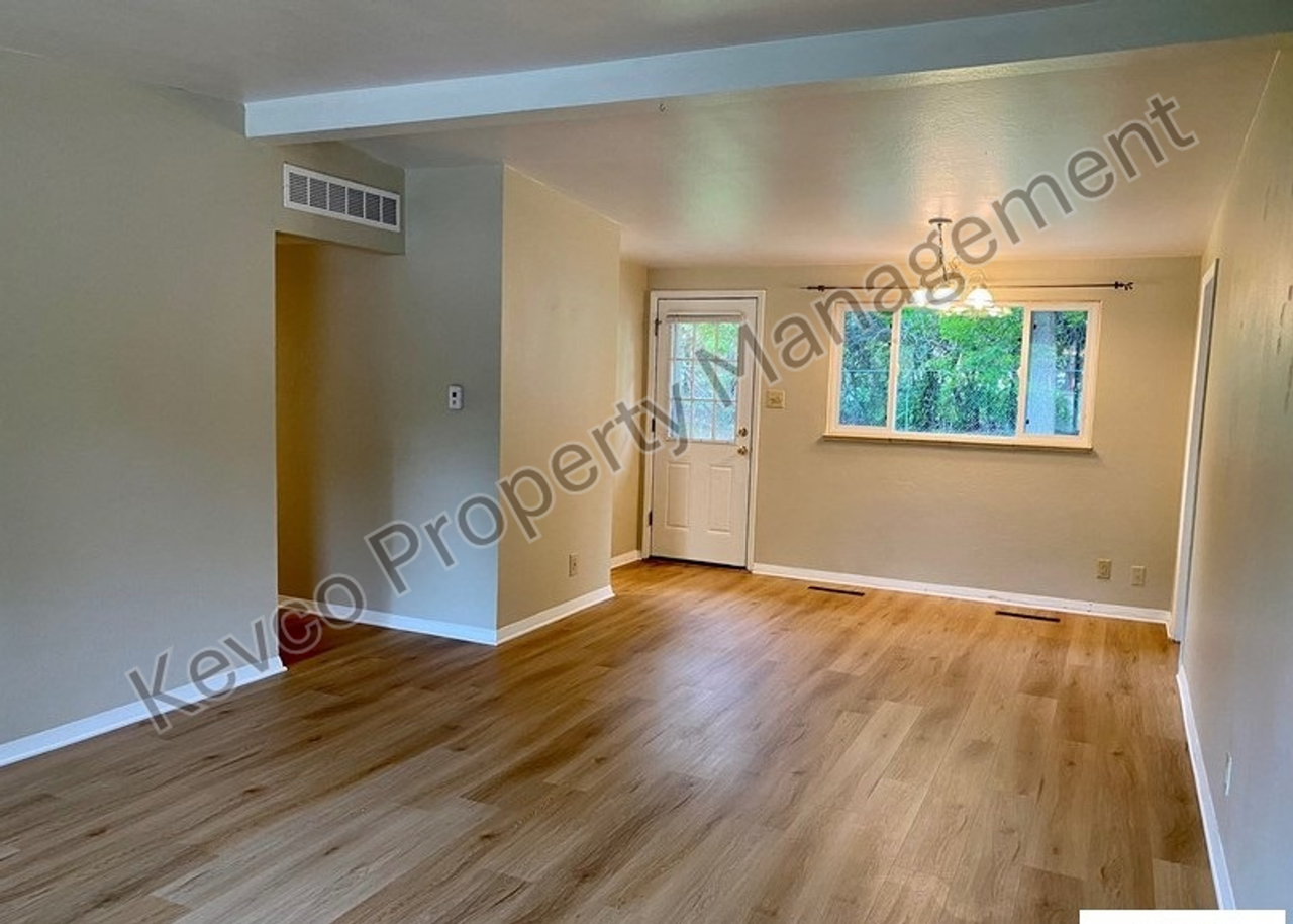711 W Prospect Rd - Photo 4 of 22
