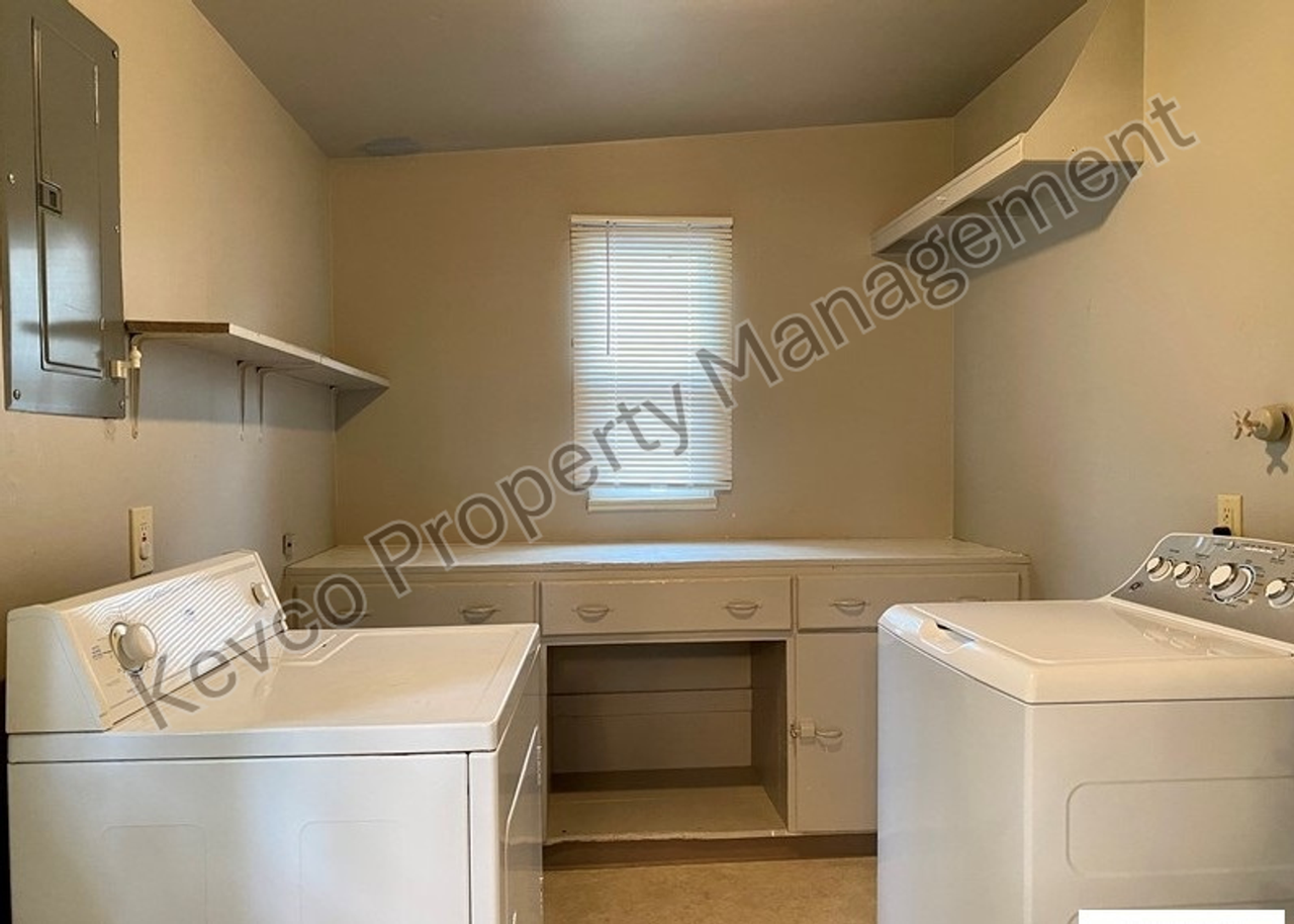 711 W Prospect Rd - Photo 6 of 22