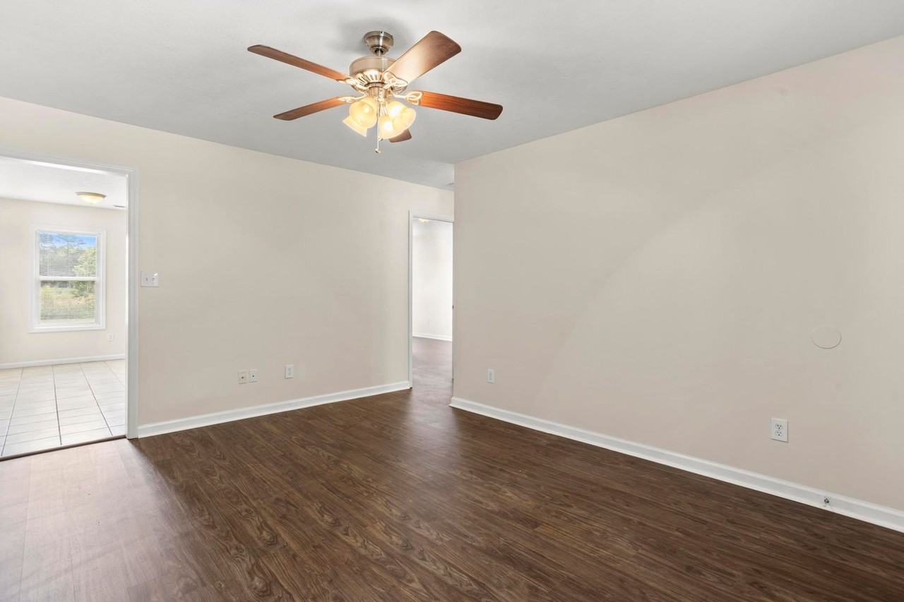 124 Lain Mark Dr - Photo 5 of 23