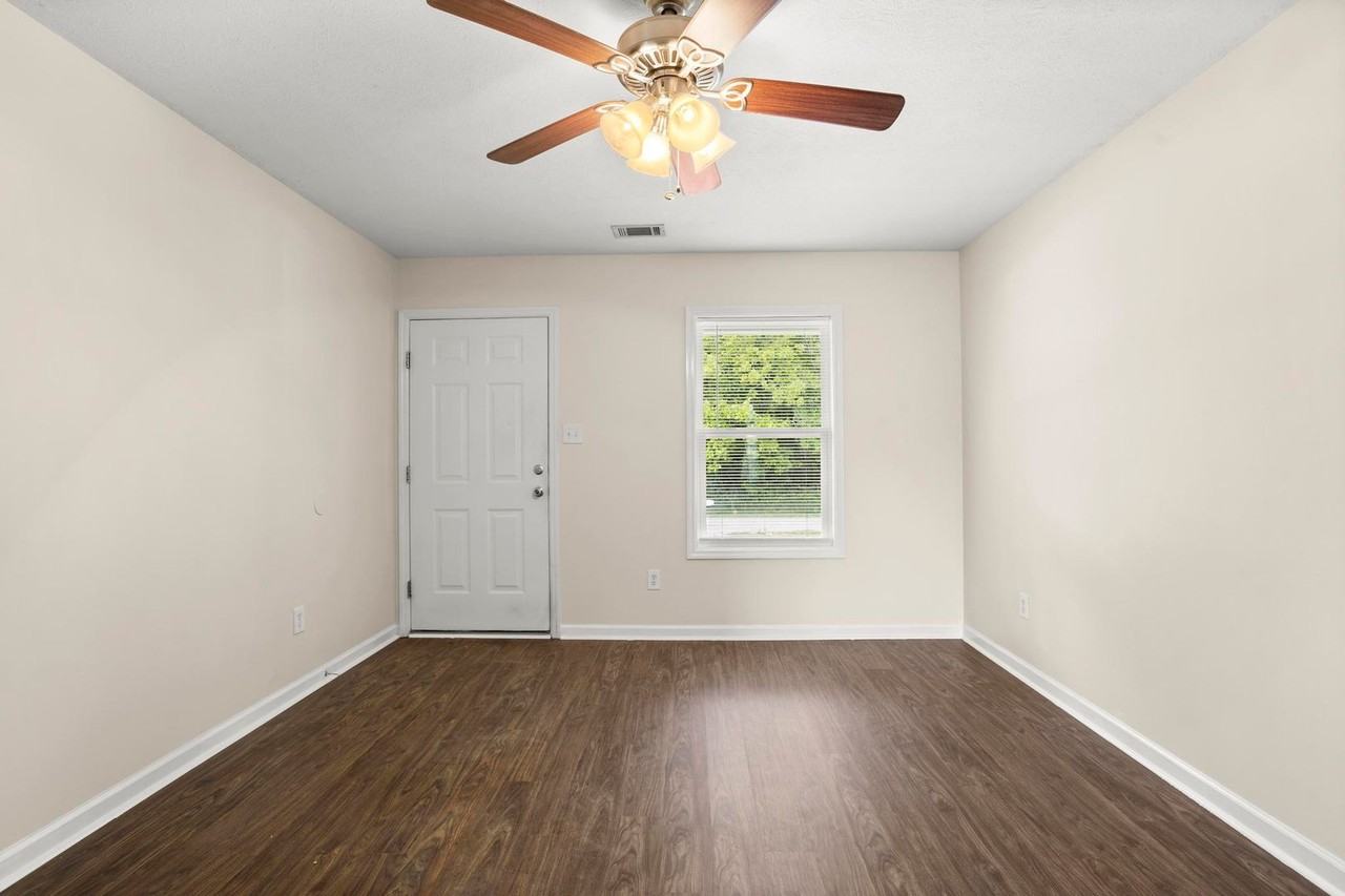 140 Lain Mark Dr - Photo 5 of 21