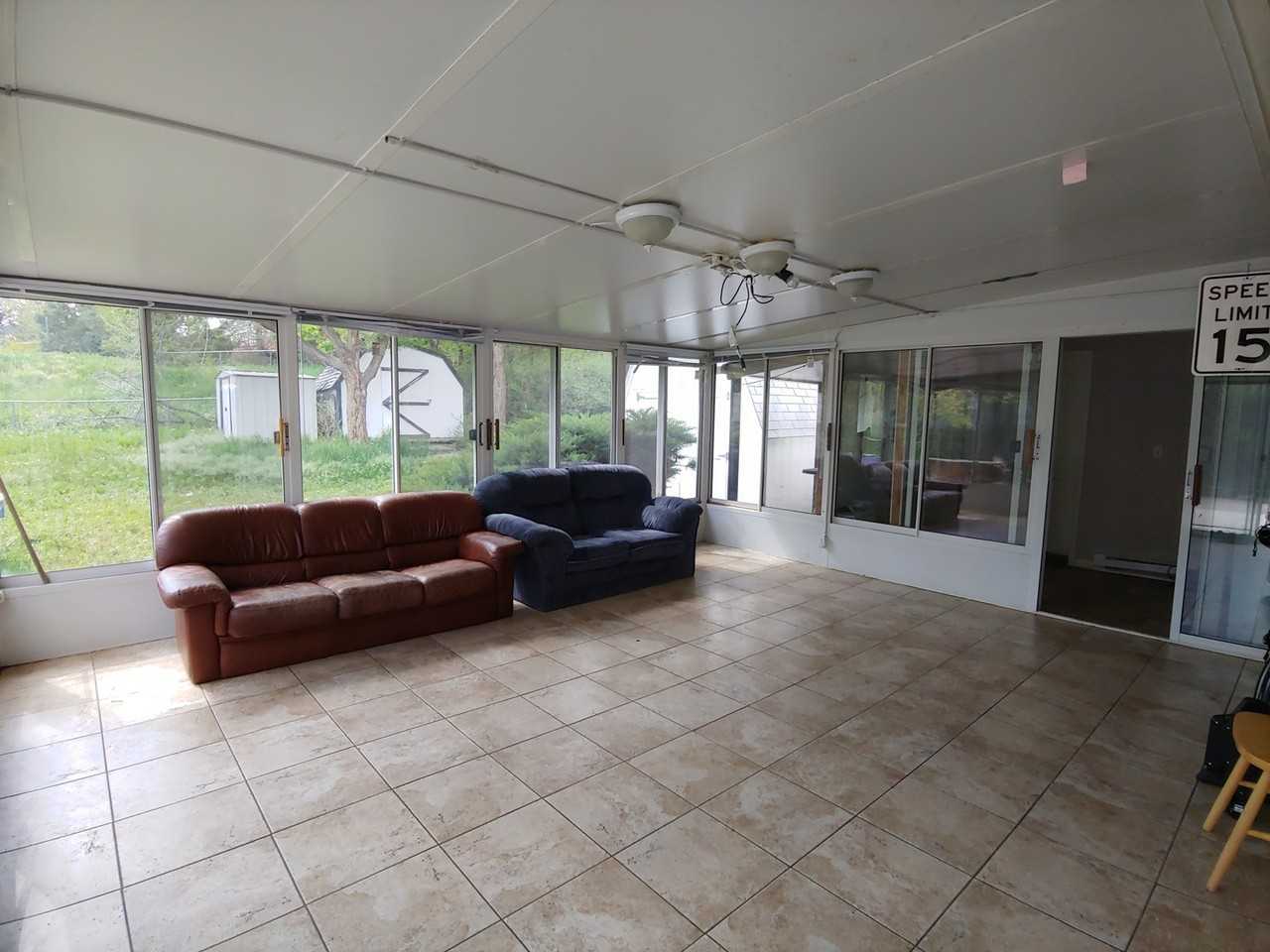 715 Gilpin Dr - Photo 4 of 18
