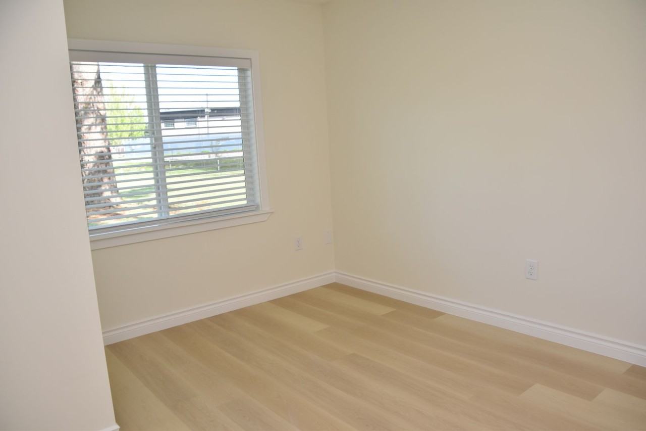 5724 Hillcrest Dr Sw - Photo 2 of 18