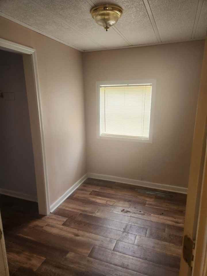 1712 Phillip St - Photo 5 of 10