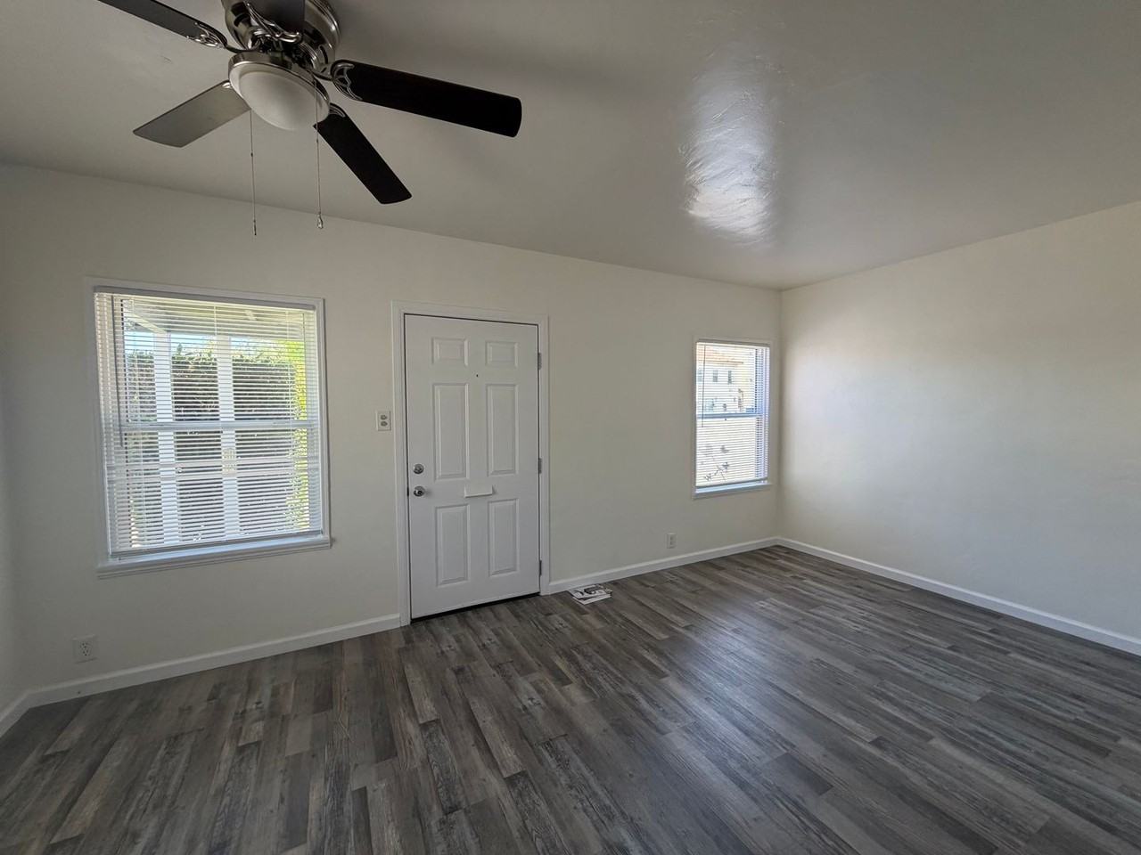 2105 W Carson St - Photo 2 of 8