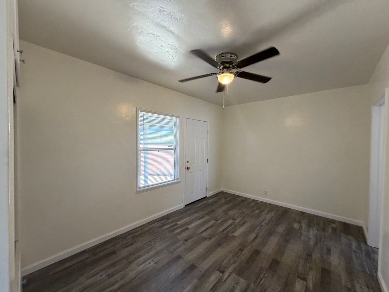 2105 W Carson St - Photo 5 of 8
