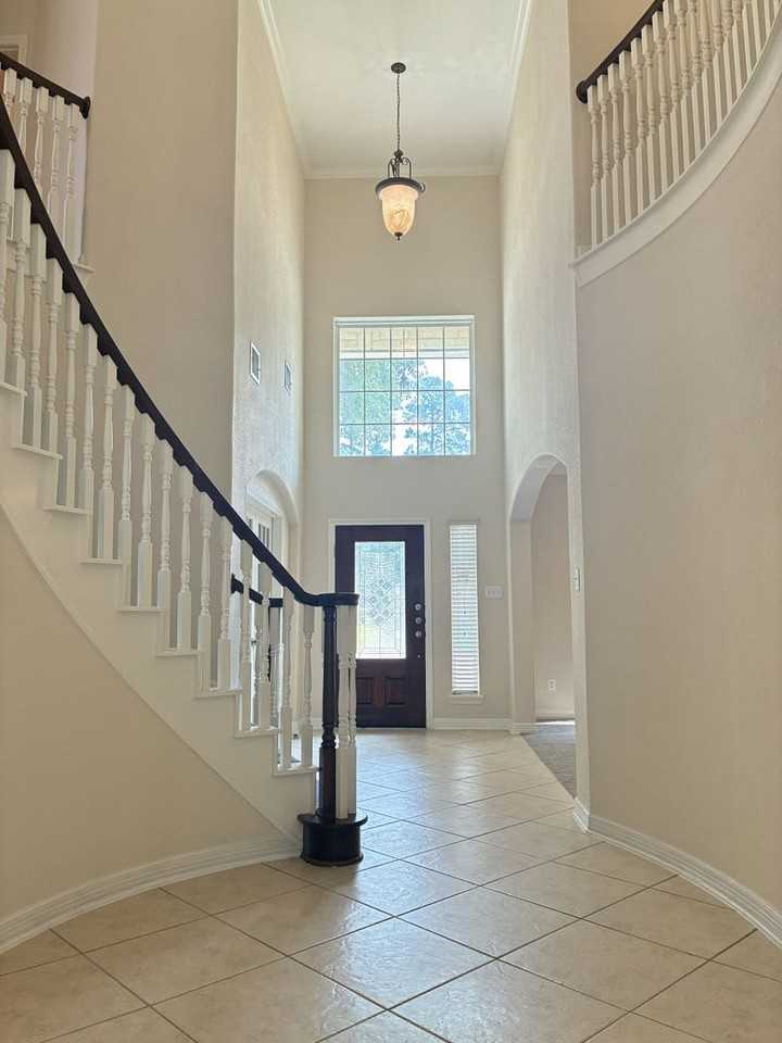 14207 Parable Ln - Photo 4 of 33