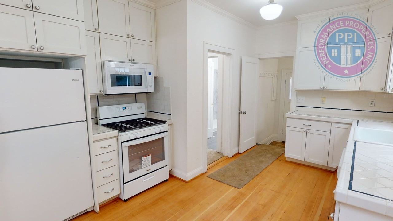 43 Ladd St - Photo 6 of 26