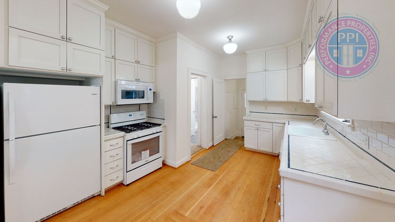 43 Ladd St - Photo 7 of 26