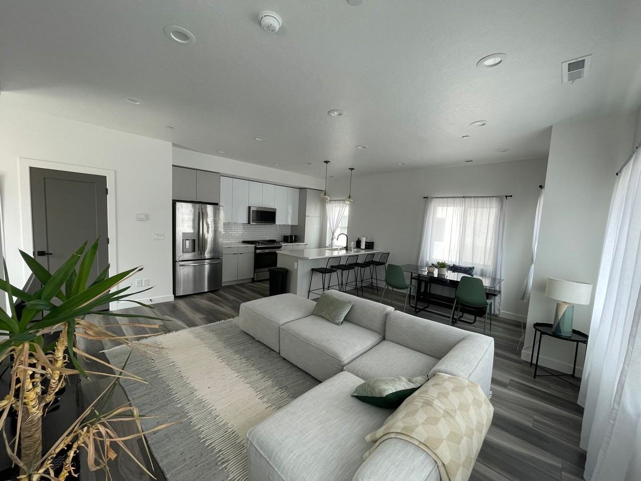 1660 S Major St #1 - Photo 3 of 9