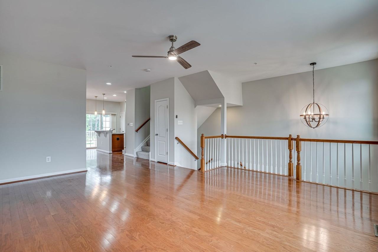 2895 Sedgemore Pl - Photo 4 of 37