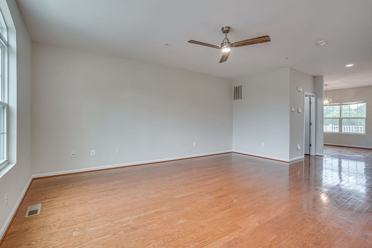2895 Sedgemore Pl - Photo 5 of 37