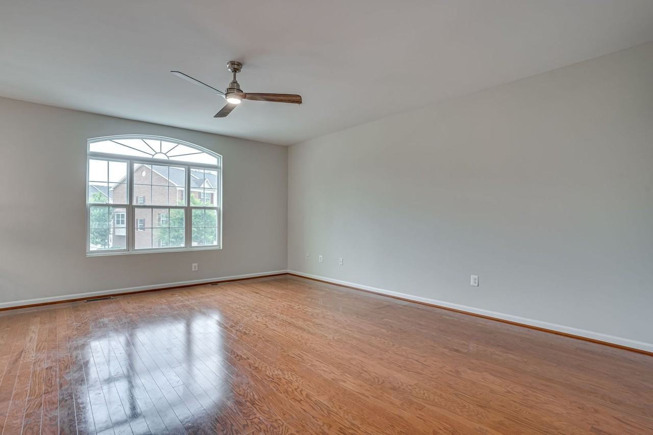2895 Sedgemore Pl - Photo 6 of 37