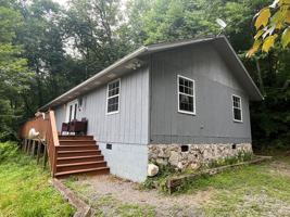 featured image of 457 Fox Trace Dr