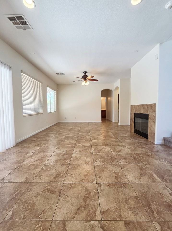 5516 Grey Pointe St - Photo 2 of 35