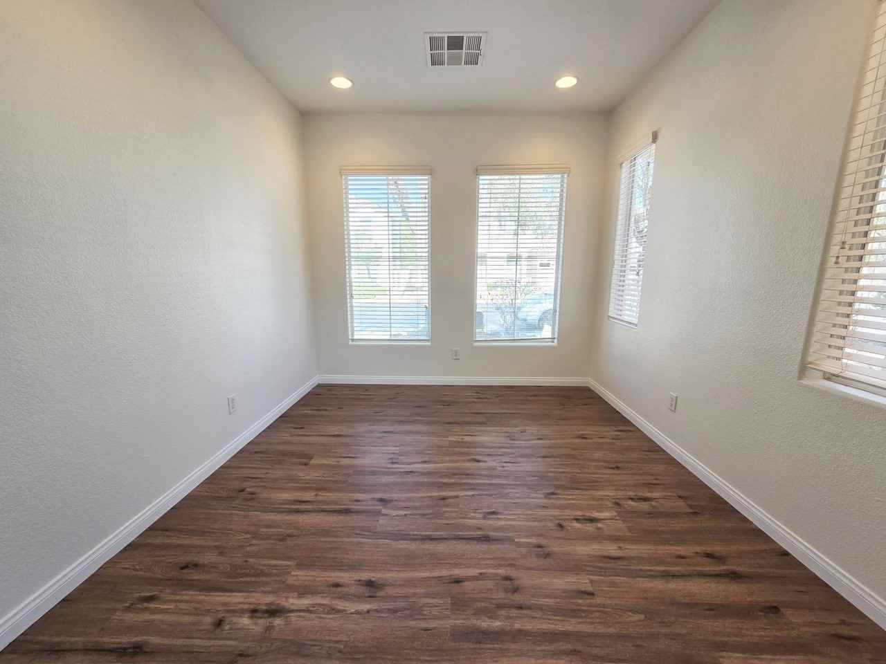 5516 Grey Pointe St - Photo 5 of 35
