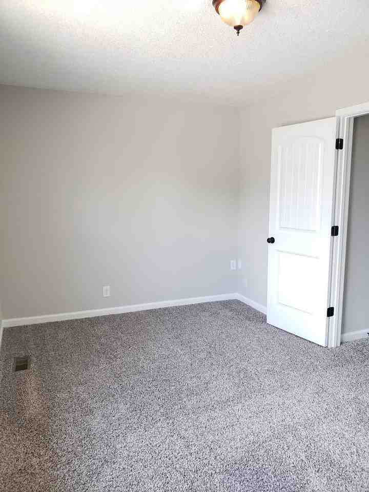 610 Commerce St ##21 - Photo 5 of 12