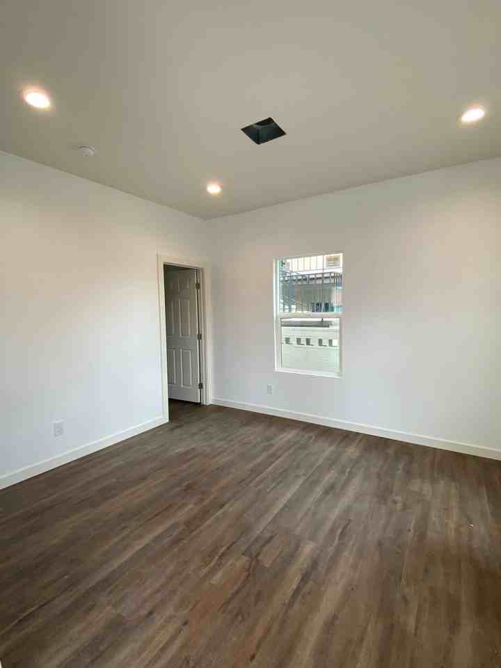 1309 W Taylor - Photo 3 of 17