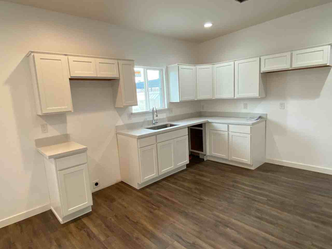 1309 W Taylor - Photo 4 of 17
