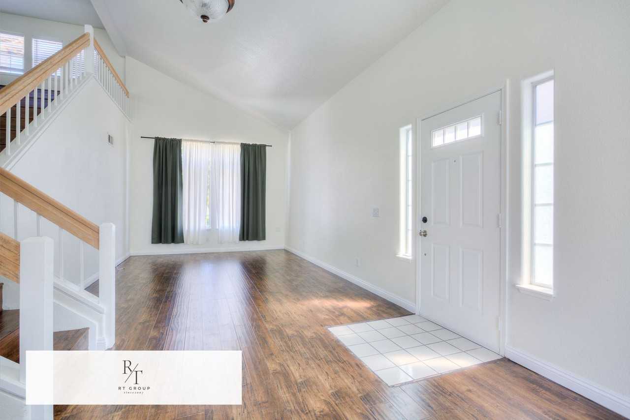 2154 Saddleback Dr - Photo 3 of 39