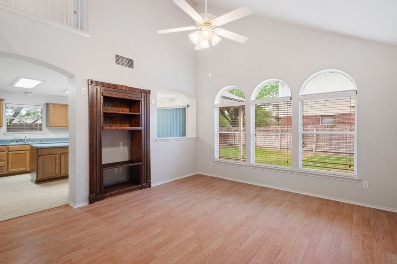 1401 Thibodeaux Dr - Photo 5 of 27
