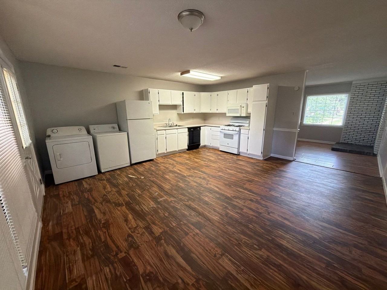 3781 Barron Ave - Photo 6 of 24