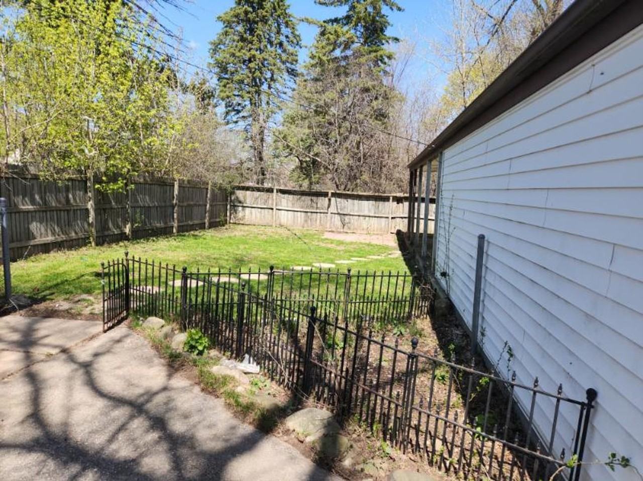 6523 N 52nd St - Photo 2 of 26