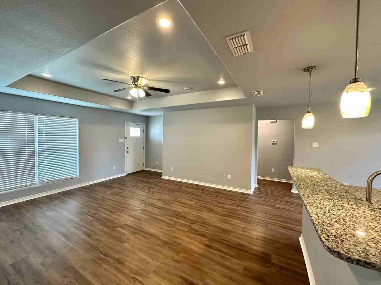 8806 14th St - Photo 3 of 18