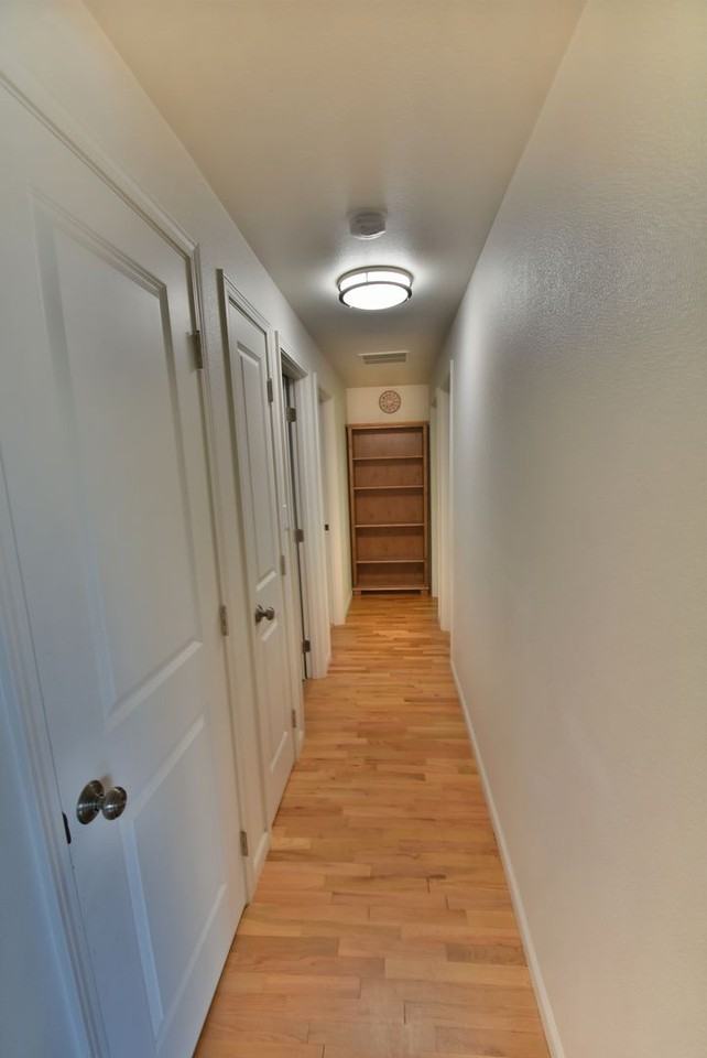 18053 25th Ave Ne - Photo 7 of 17
