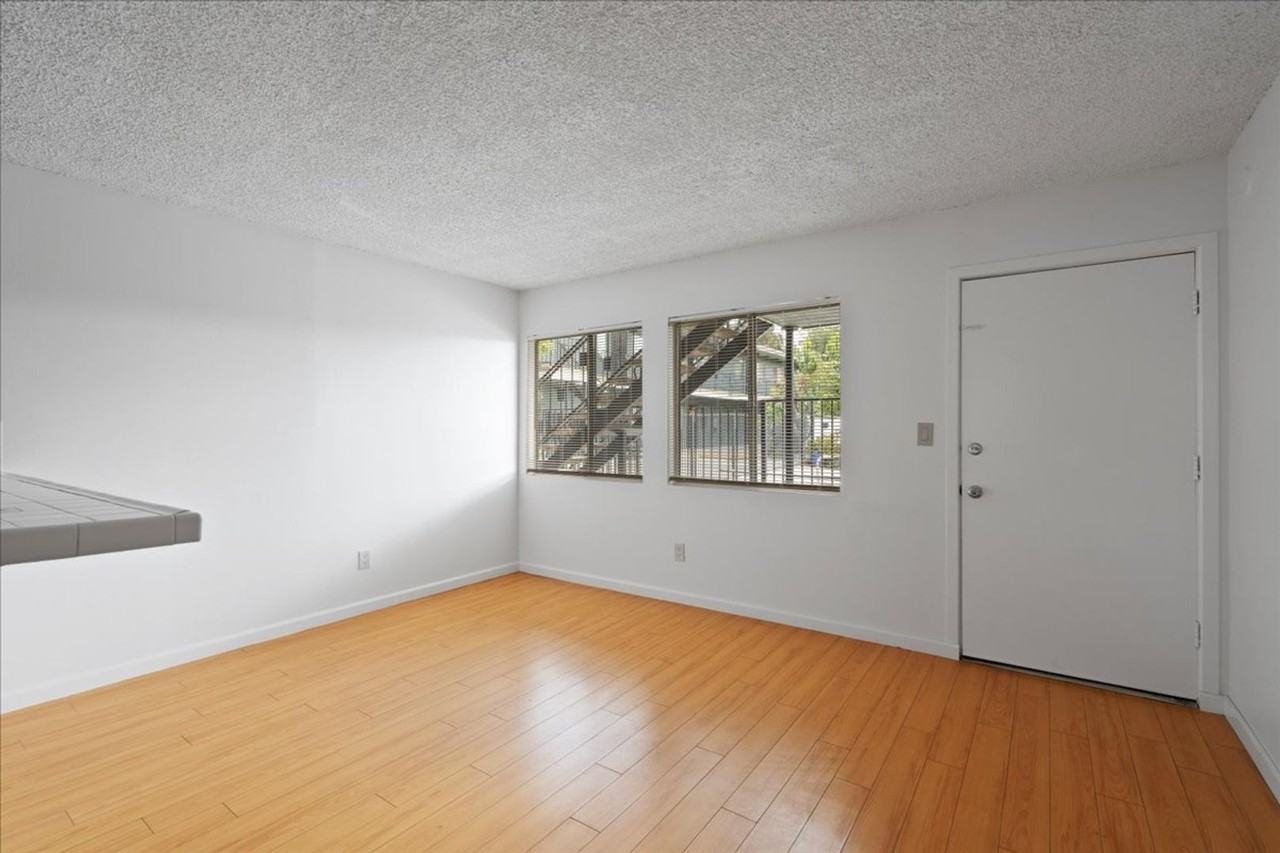 3819 Stockbridge Ave - Photo 4 of 9