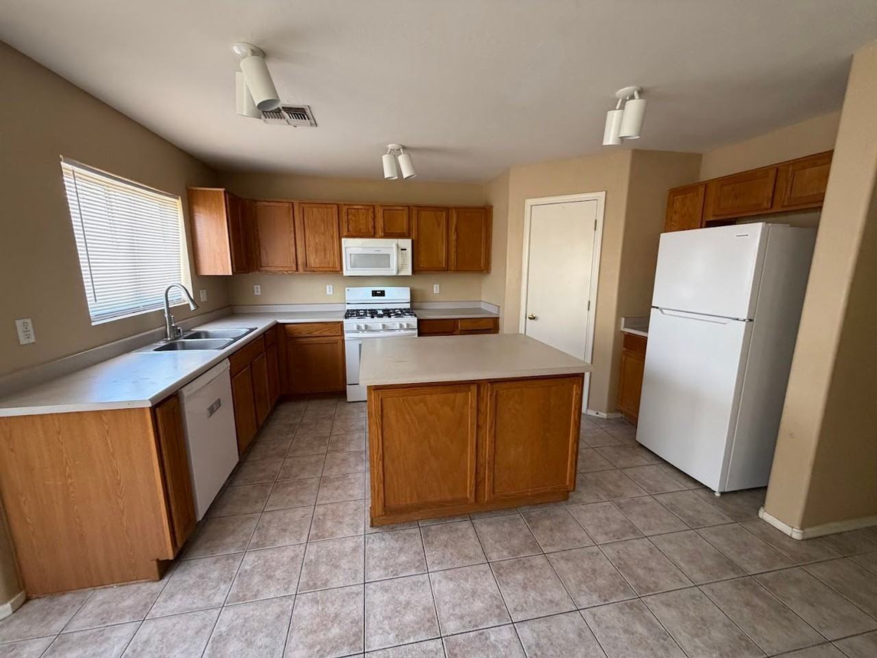 12634 W Windrose Dr - Photo 2 of 21