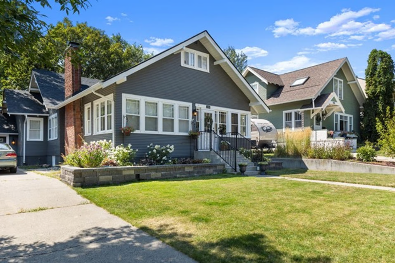 1134 N 31st St - Photo 4 of 10