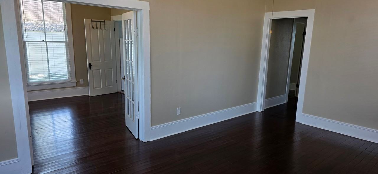4510 Avenue R 1/2 - Photo 4 of 25
