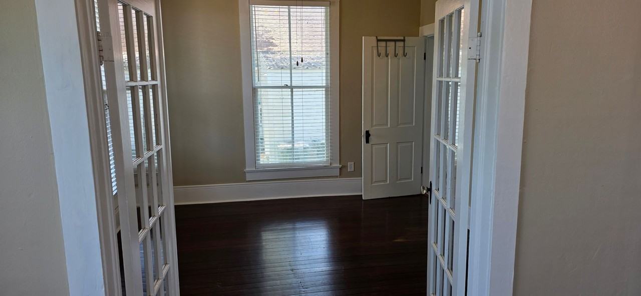 4510 Avenue R 1/2 - Photo 6 of 25