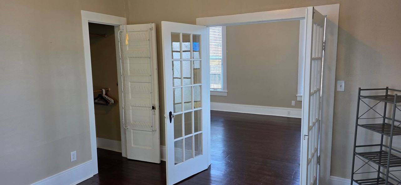 4510 Avenue R 1/2 - Photo 7 of 25