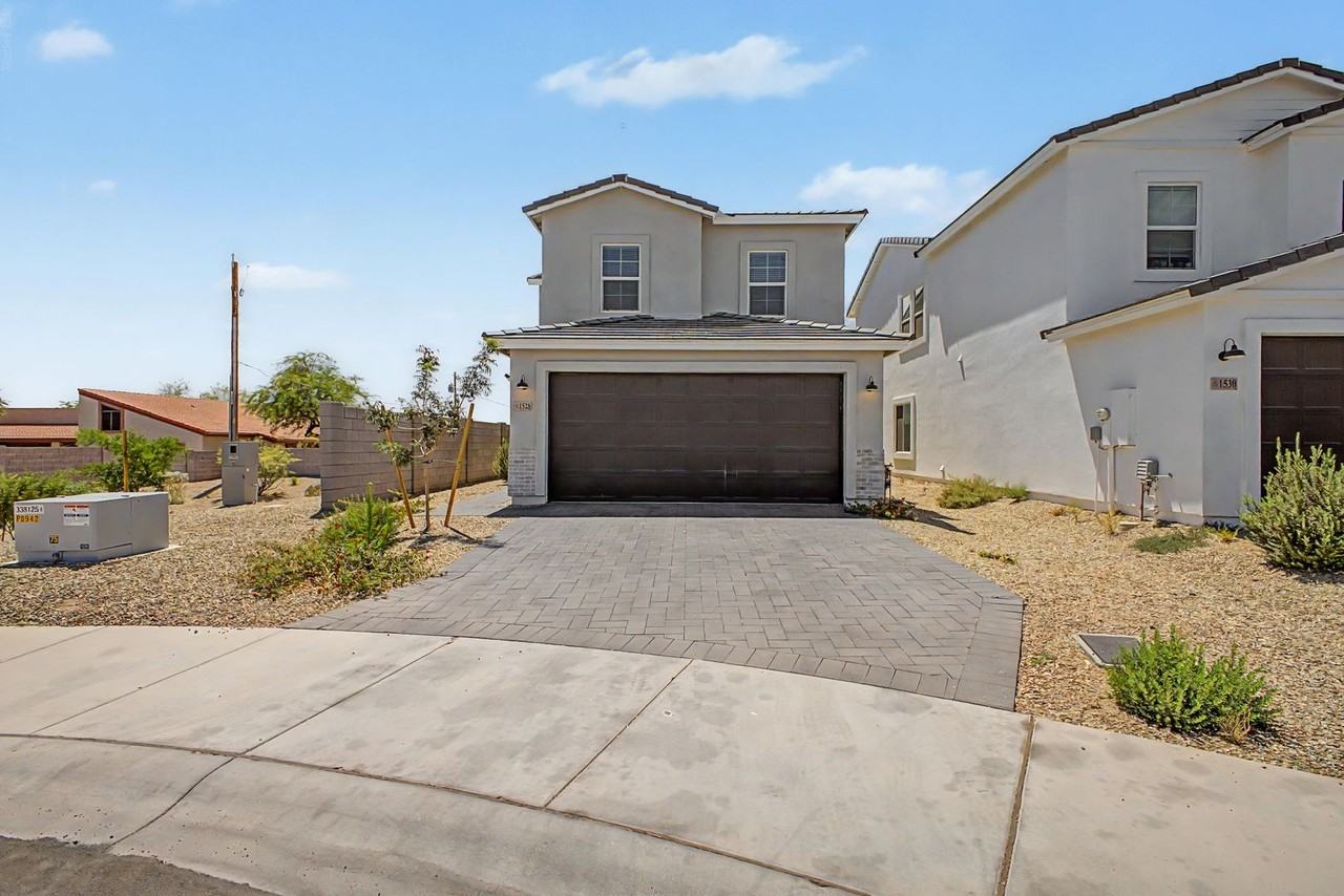 1528 N Pueblo Dr - Photo 2 of 37
