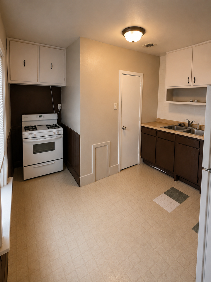 1124 1/2 3rd St - Photo 6 of 9