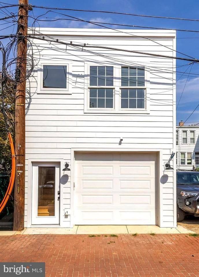 3542 T St Nw - Photo 2 of 18