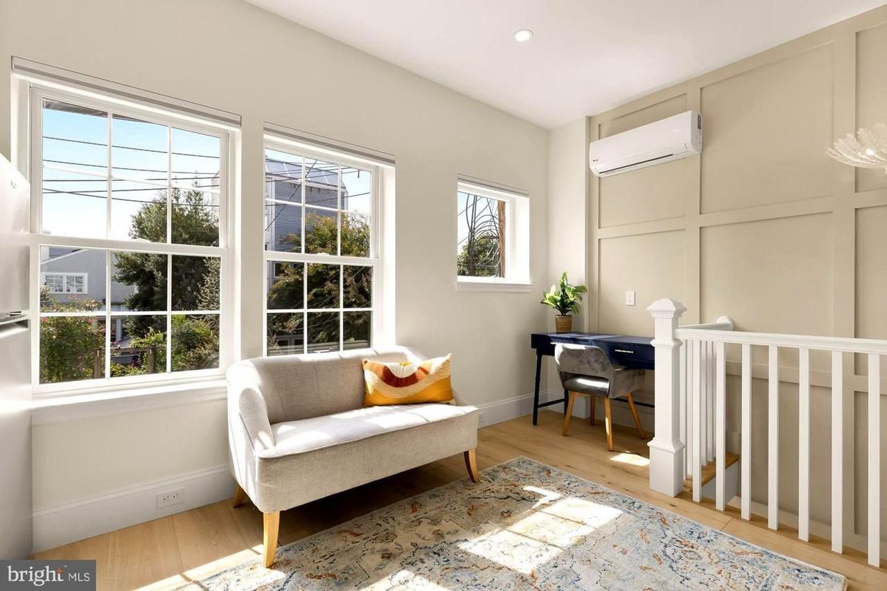 3542 T St Nw - Photo 5 of 18
